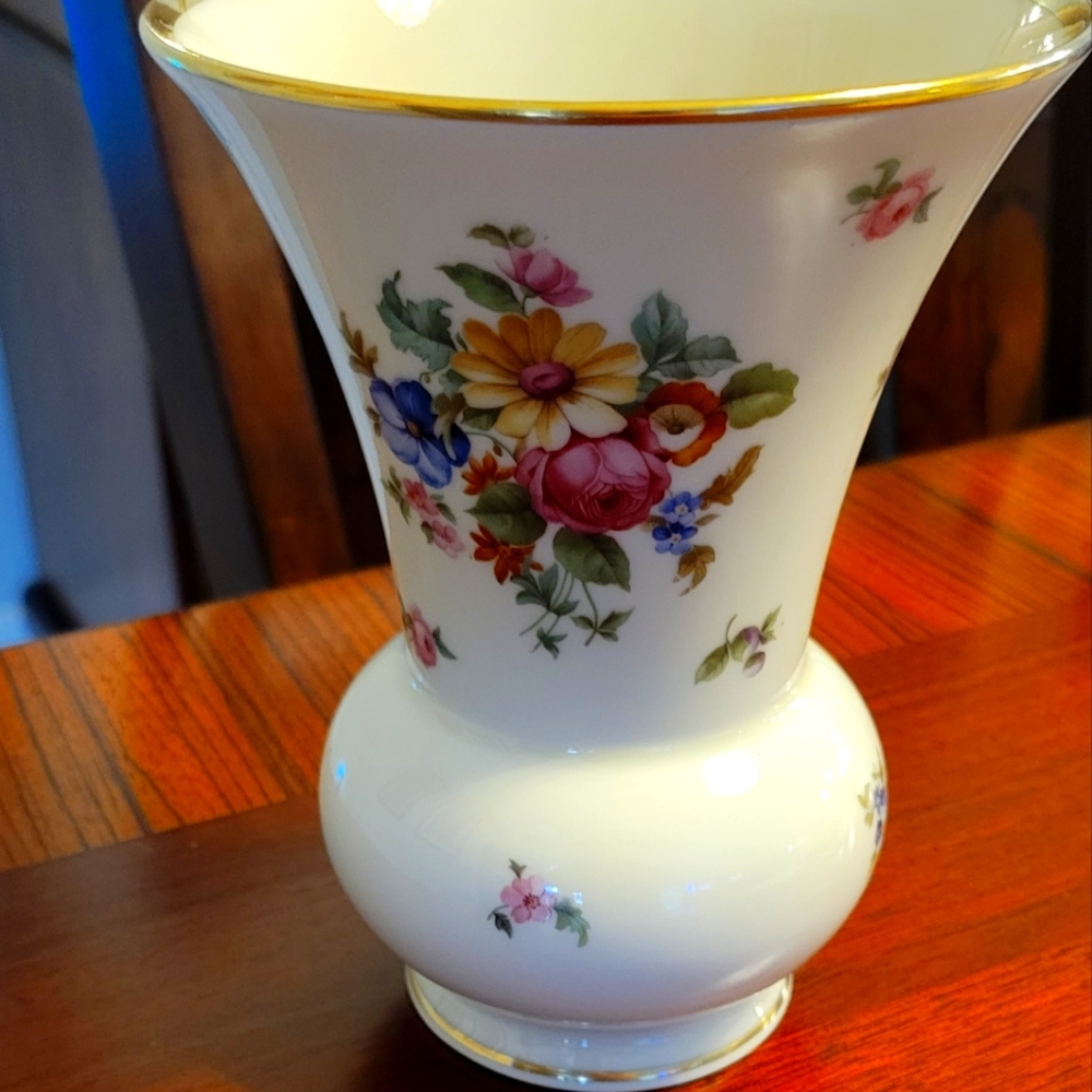, MADE IN GERMANY NUMBERED, FINE PORCELAIN VASE.